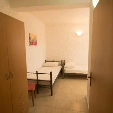 Veronika Apartment *